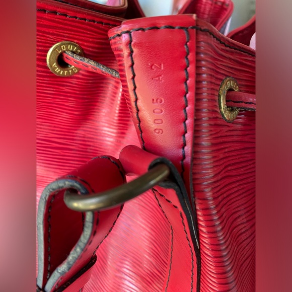 LOUIS VUITTON Epi Noe GM  Shoulder Bag Leather Castilian Red Authenticated - Picture 7 of 15
